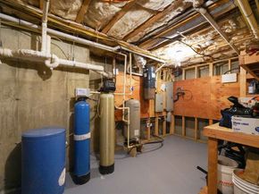 50 Elm St, Plympton MA 02367