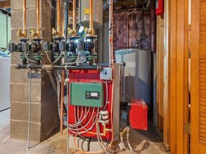 46 Woodruff Road, Clinton MA 01510