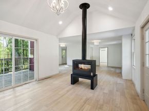 18 Chestnut Hill Rd, Millville MA 01529