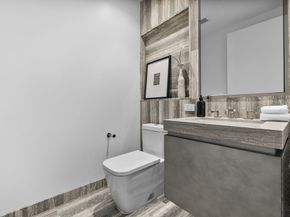 682 Atlantic Ave 49H, Boston MA 02111