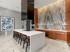 682 Atlantic Ave 49H, Boston MA 02111