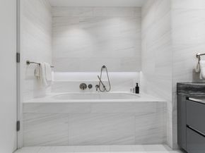 682 Atlantic Ave 49H, Boston MA 02111