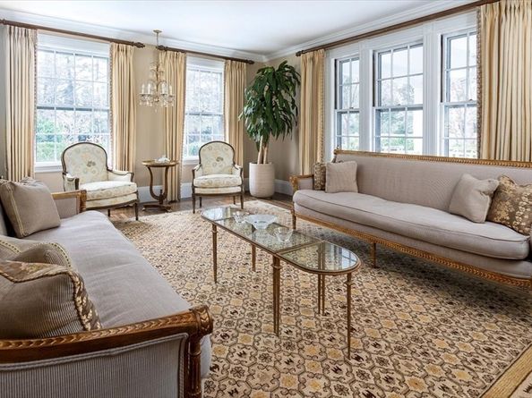 394 Hammond St, Newton MA 02467