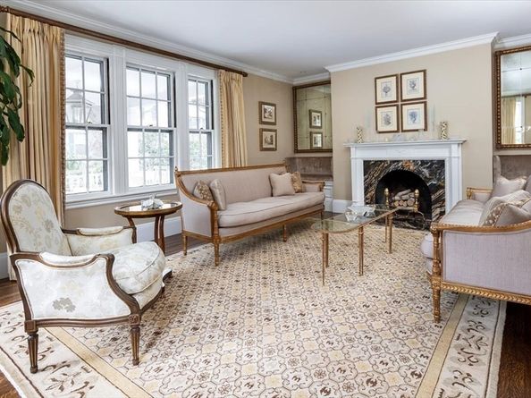 394 Hammond St, Newton MA 02467