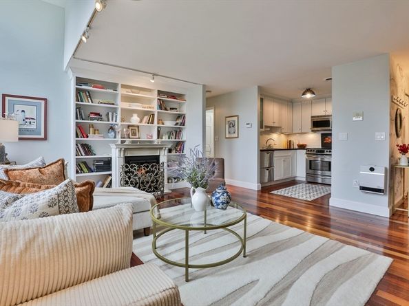 35 Flint Street 209, Salem MA 01970