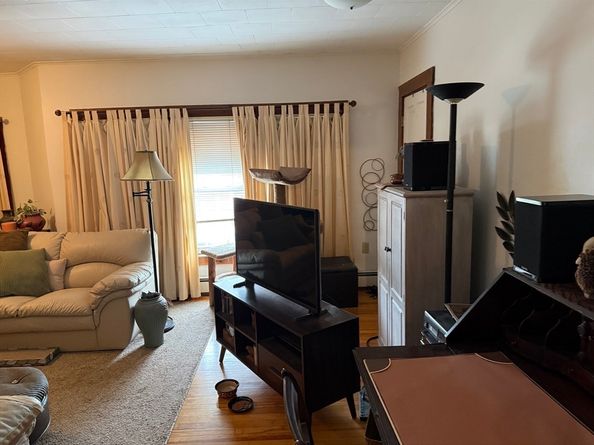 3 Gardner Pl, Leominster MA 01453