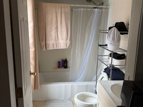 3 Gardner Pl, Leominster MA 01453