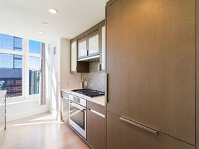 100 Lovejoy Wharf PH 1B, Boston MA 02114