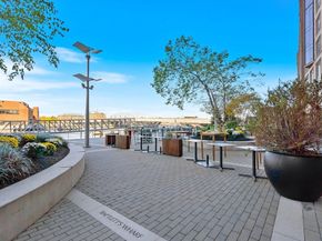 100 Lovejoy Wharf PH 1B, Boston MA 02114