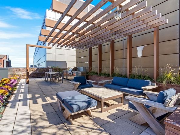 100 Lovejoy Wharf PH 1B, Boston MA 02114