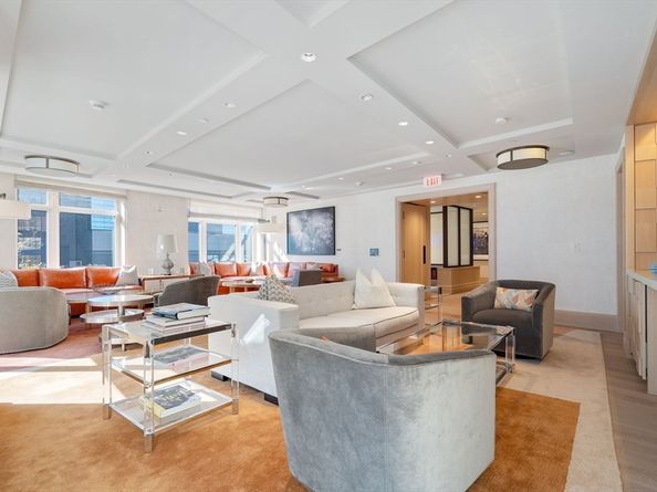 100 Lovejoy Wharf PH 1B, Boston MA 02114