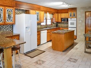 110 Mayflower Ridge Dr, Wareham MA 02571