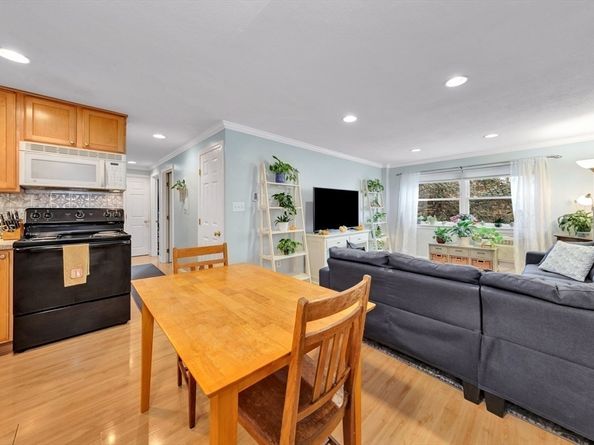 588 Main St 3C, Stoneham MA 02180