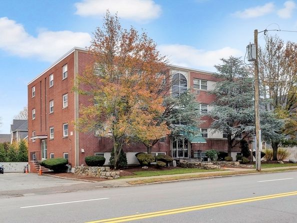 588 Main St 3C, Stoneham MA 02180