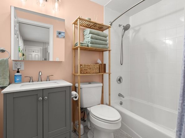 39 1/2 Harbor St 1, Salem MA 01970