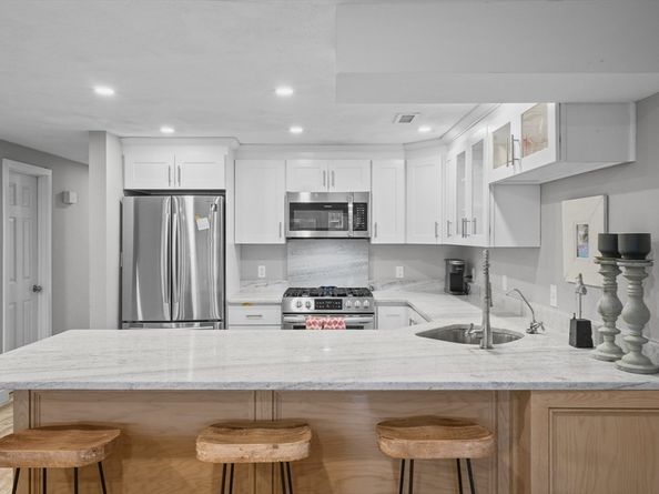 115 Mill Pond 115, North Andover MA 01845