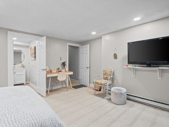 115 Mill Pond 115, North Andover MA 01845