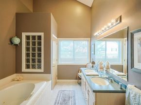 45 Half Crown Cir 45, Ashland MA 01721