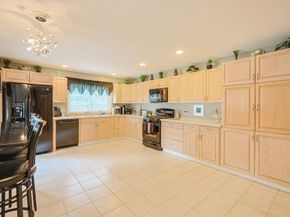 45 Half Crown Cir 45, Ashland MA 01721