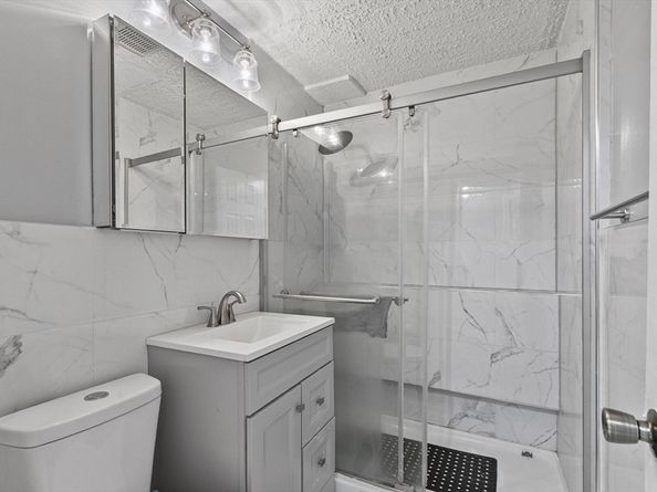 81 Nicholas Rd B, Framingham MA 01701