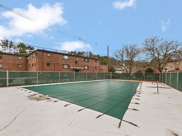 81 Nicholas Rd B, Framingham MA 01701