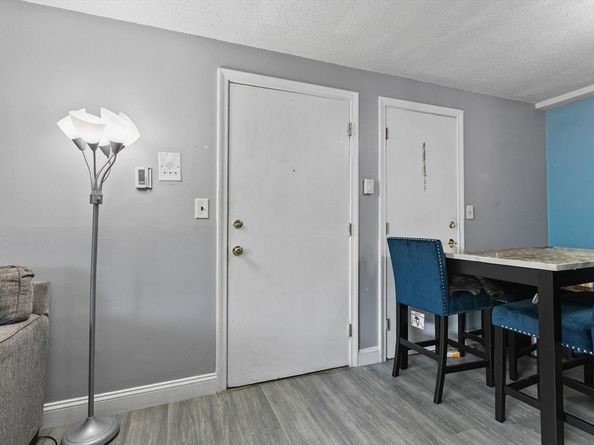 81 Nicholas Rd B, Framingham MA 01701