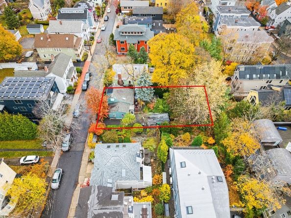 18 Donnell St, Cambridge MA 02138