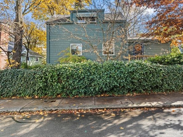 18 Donnell St, Cambridge MA 02138