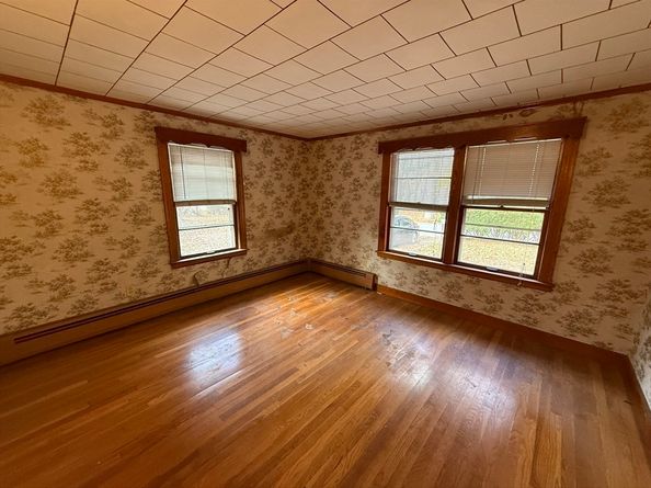 11 Park Ave, Tewksbury MA 01876