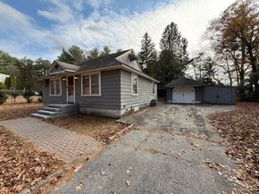 11 Park Ave, Tewksbury MA 01876