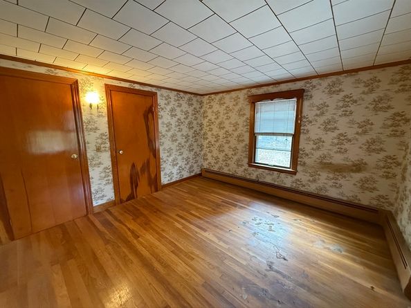 11 Park Ave, Tewksbury MA 01876