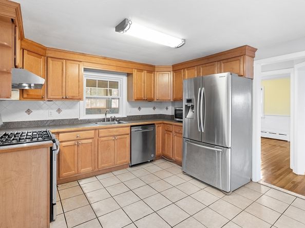 73 Sassamon Ave, Milton MA 02186