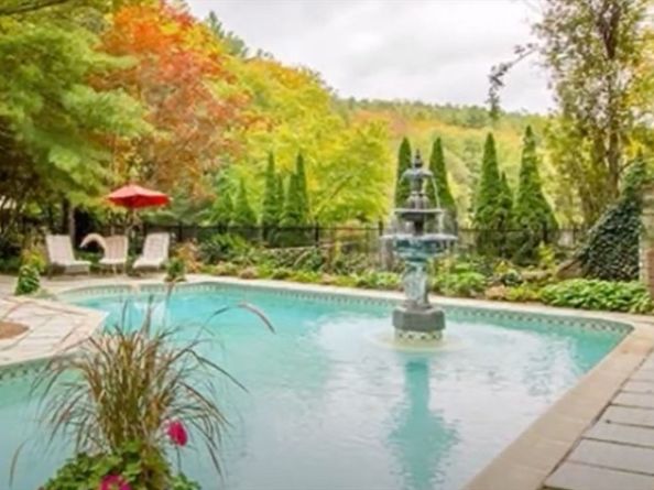 87 East Holland Road, Brimfield MA 01566