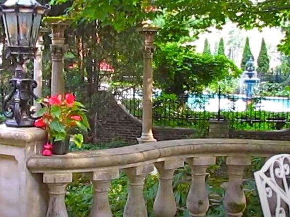 87 East Holland Road, Brimfield MA 01566