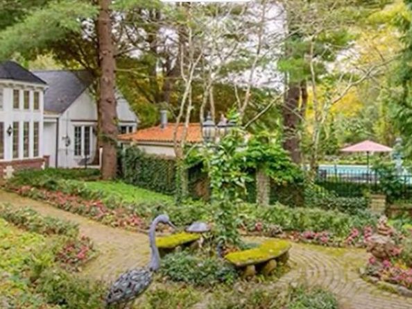 87 East Holland Road, Brimfield MA 01566