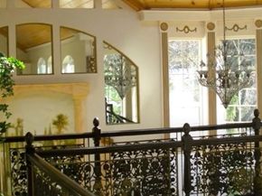 87 East Holland Road, Brimfield MA 01566