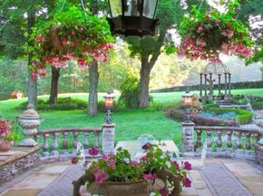 87 East Holland Road, Brimfield MA 01566