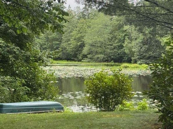 87 East Holland Road, Brimfield MA 01566