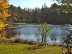 87 East Holland Road, Brimfield MA 01566