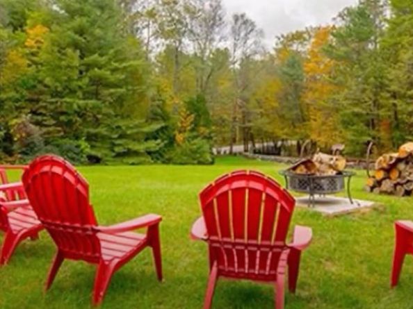 87 East Holland Road, Brimfield MA 01566