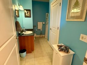 2 Harvest Dr 301, North Andover MA 01845