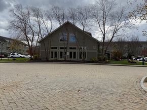 2 Harvest Dr 301, North Andover MA 01845