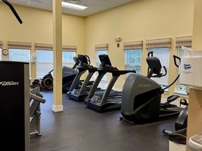 2 Harvest Dr 301, North Andover MA 01845