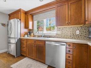 2 Clinton Ter, Kingston MA 02364