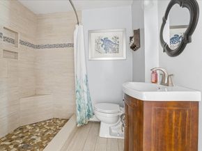 2 Clinton Ter, Kingston MA 02364