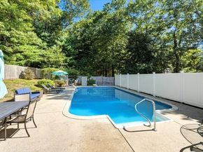 2 Clinton Ter, Kingston MA 02364