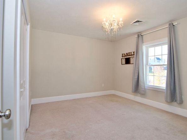 2 Keeneland Cir, Leominster MA 01453