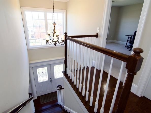 2 Keeneland Cir, Leominster MA 01453