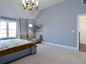 2 Keeneland Cir, Leominster MA 01453