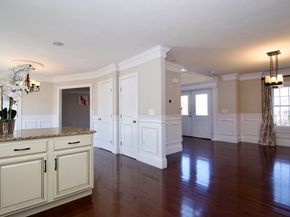 2 Keeneland Cir, Leominster MA 01453